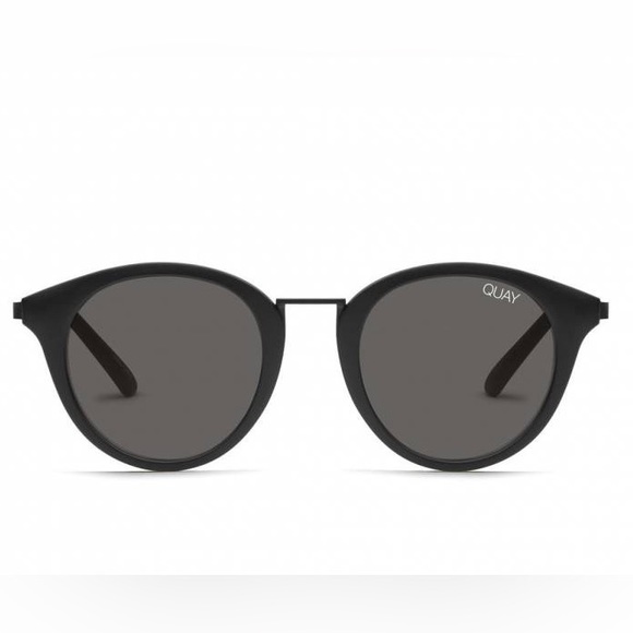 Quay Australia Accessories - Quay “Gotta Run” Sunglasses - Matte Black/Smoke